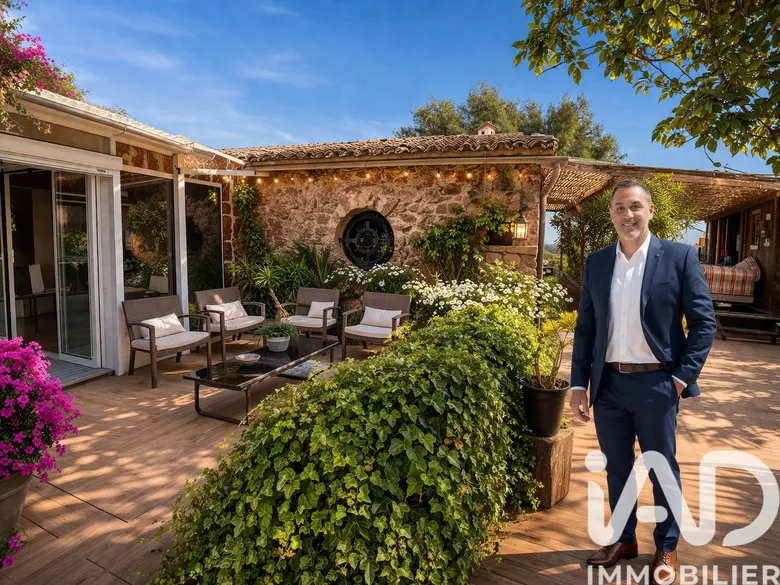 Maison 5 pièces 180 m² · à Fréjus · 180 m² · 2 190 000 €
