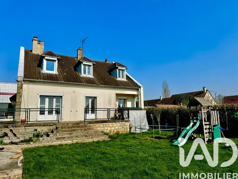 Maison 6 pièces 145 m² · à Auneuil · 145 m² · 225 000 €