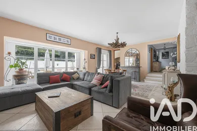 Architectural house in Orgeval (78630)