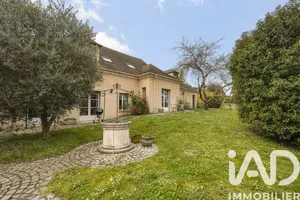 Architectural house in Orgeval (78630)