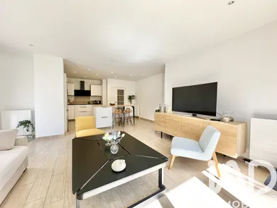 Apartment in Sainte-Geneviève-des-Bois (91700)