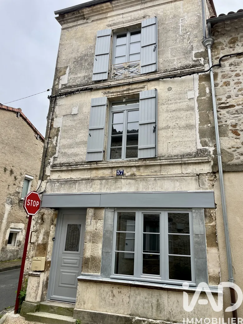 Maison 6 pièces 96 m² · à Nontron · 95,5 m² · 950 €/mois