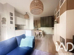 Apartment in Puteaux (92800)