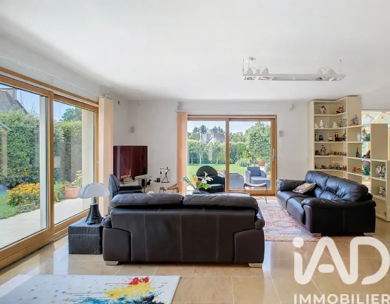 Maison 11 pièces 322 m² · à Plozévet · 322 m² · 597 000 €