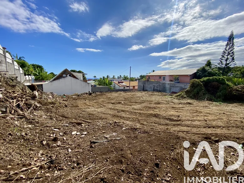 Terrain à bâtir à Saint-Pierre (97432) · 156 000 €