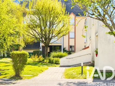 Apartment in Saint-Jean-le-Blanc (45650)