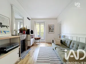 Apartment in Paris (75011)