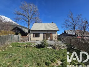 Maison de campagne à Puy-Saint-Eusèbe (05200)