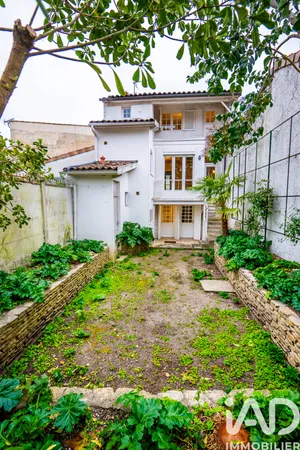 Townhouse in Bordeaux (33800)