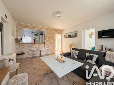 Apartment in Marignane (13700)