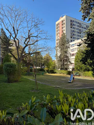 Apartment in Le Pecq (78230)