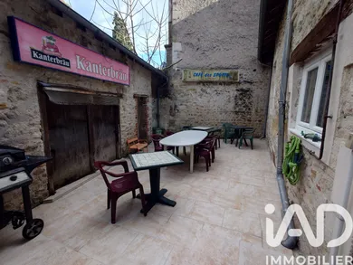 Commercial walls in La Trimouille (86290)