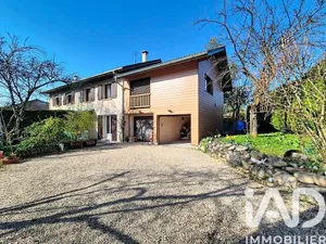 Townhouse in Saint-Pierre-en-Faucigny (74800)