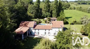 House in Val-de-Cognac (16370)