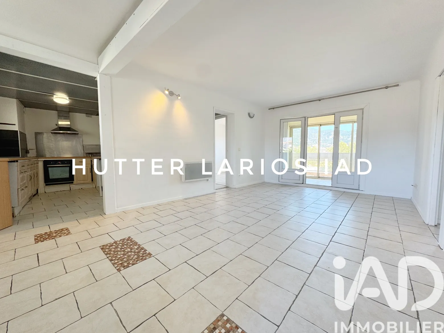 Vente appartement à Toulon (83200) : appartement 5 pièces 88 m² - 1992638 — 2
