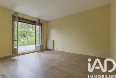 Apartment in Chatou (78400)