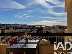 Apartment in Sanary-sur-Mer (83110)