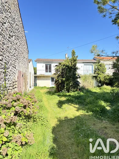 Village house in Le Chay (17600)