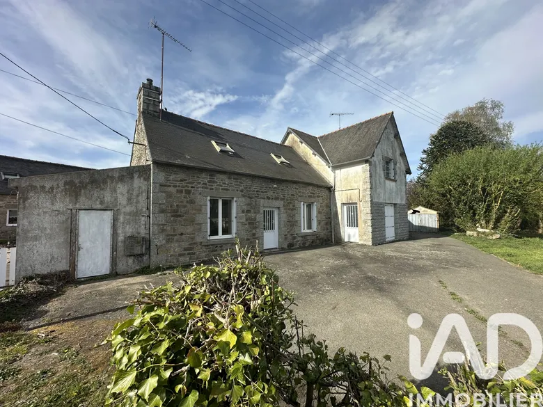 Maison 6 pièces 134 m² · à Bourbriac · 134 m² · 101 000 €