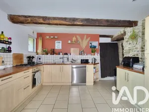 House in Montréverd (85260)