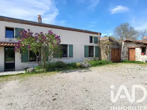 House in Montréverd (85260)