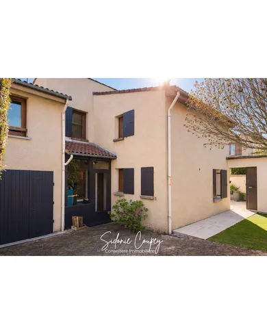 House in Saint-Jean-de-Muzols (07300)