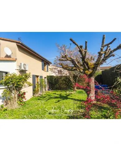 House in Saint-Jean-de-Muzols (07300)