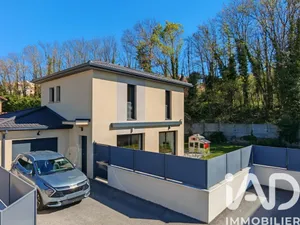 House in Neuville-sur-Saône (69250)