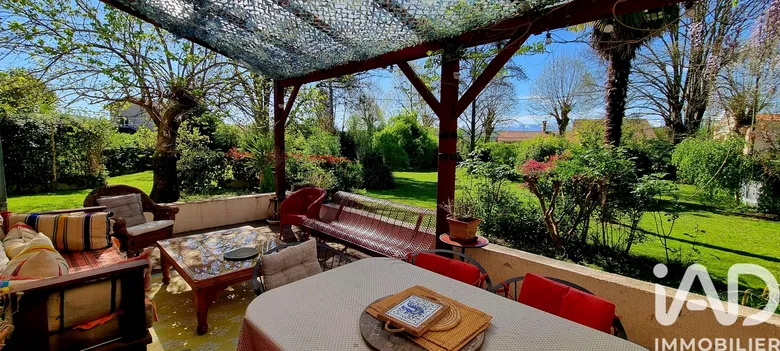 Maison 6 pièces 220 m² · à Séméac · 220 m² · 335 000 €