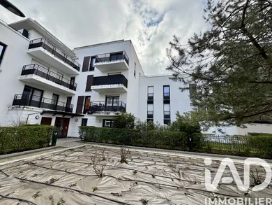 Apartment in Palaiseau (91120)