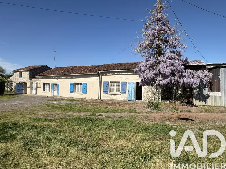 Maison 6 pièces 161 m² · à Saint-Maurice-des-Noues · 161 m² · 60 000 €