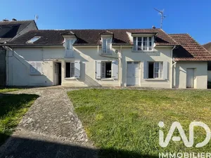 House in Les Trois Lacs (27700)