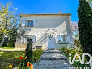 Maison traditionnelle à Montlhéry (91310)