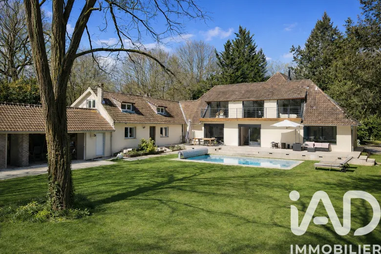 Maison 10 pièces 289 m² · à Lamorlaye · 289 m² · 1 249 000 €
