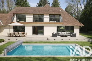 Mansion in Lamorlaye (60260)