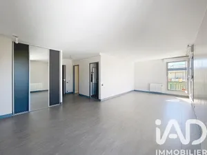 Apartment in Sèvres (92310)