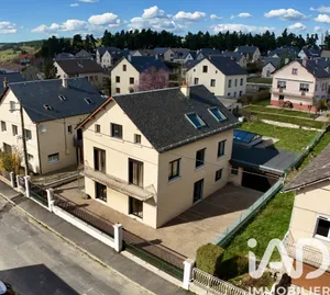 Maison à Saint-Chély-d'Apcher (48200)