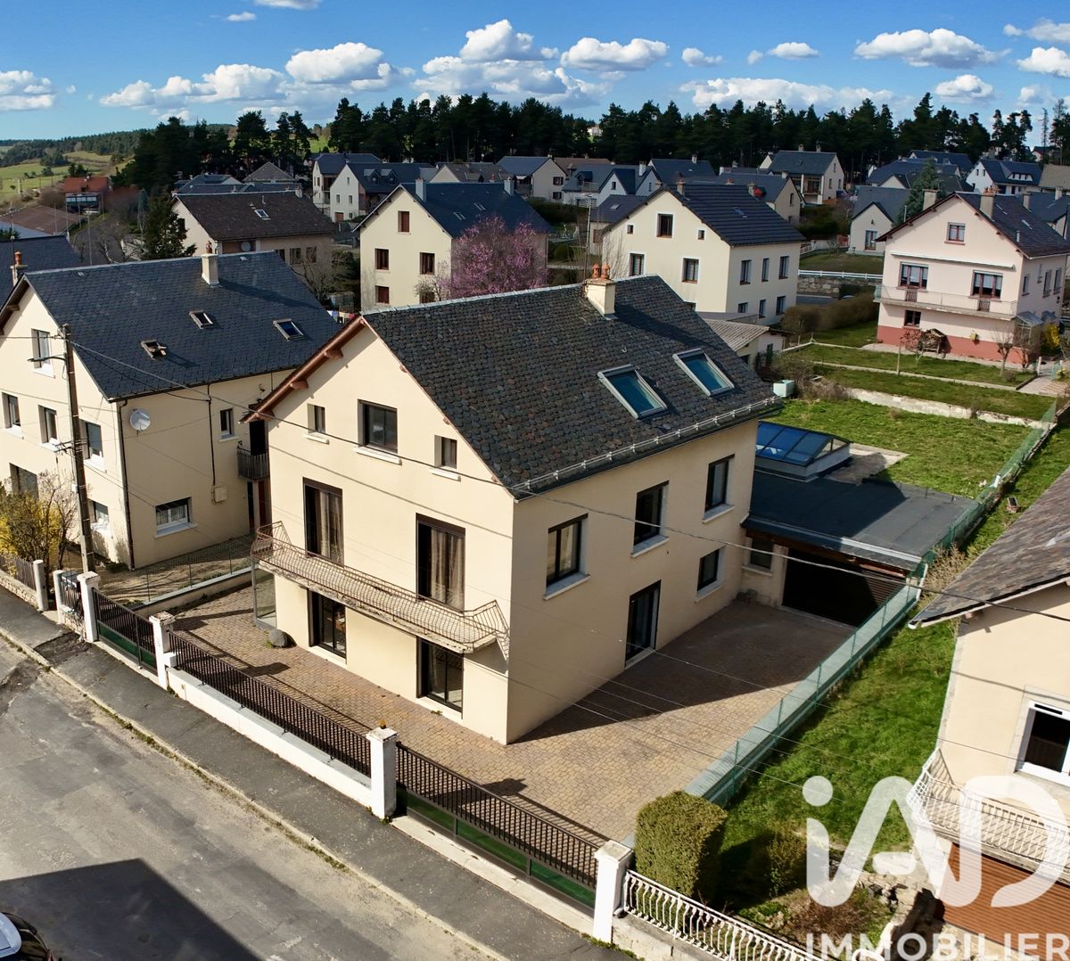 maison à Saint-Chély-d'Apcher