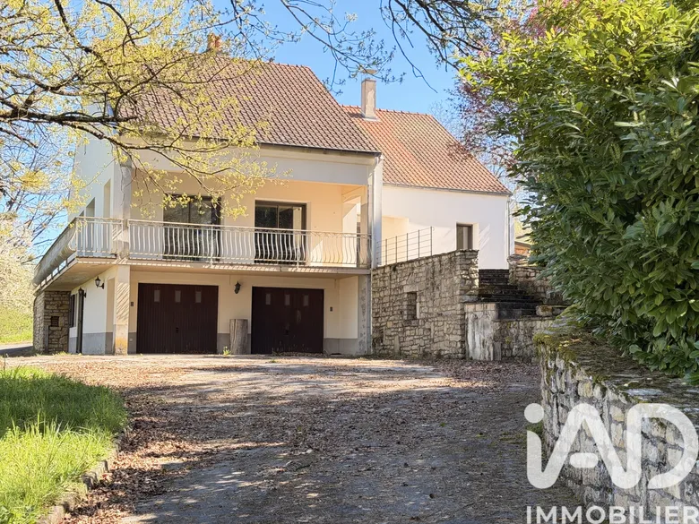 Maison 7 pièces 171 m² · à Saint-Rémy-en-Comté · 171 m² · 290 000 €
