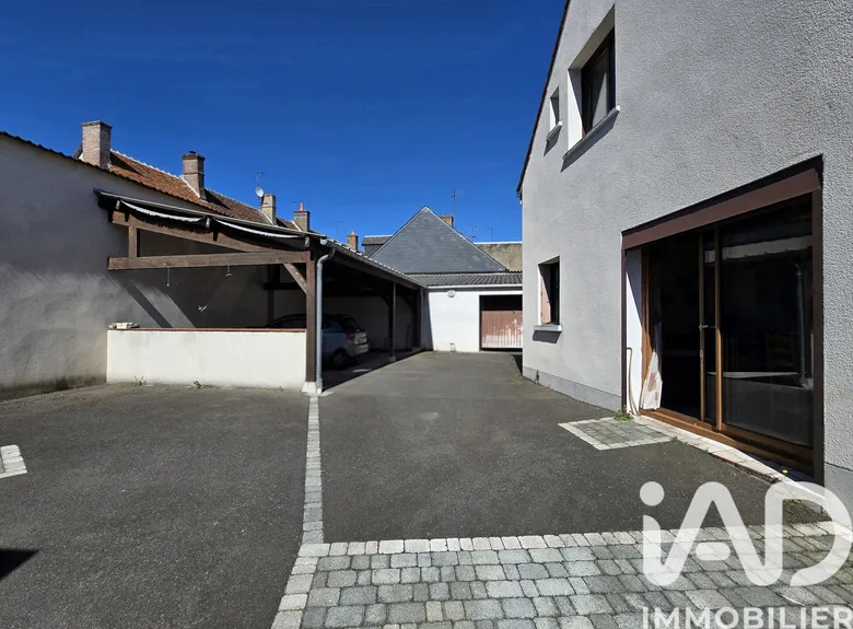 Maison 7 pièces 154 m² · à Contres · 154 m² · 180 000 €