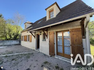 Traditional house in Écouen (95440)