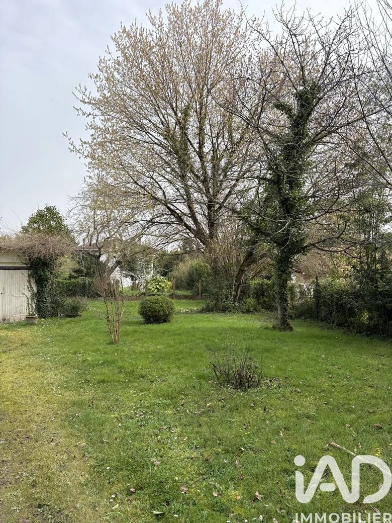 Terrain à Sainte-Eulalie (33560) · 159 000 €