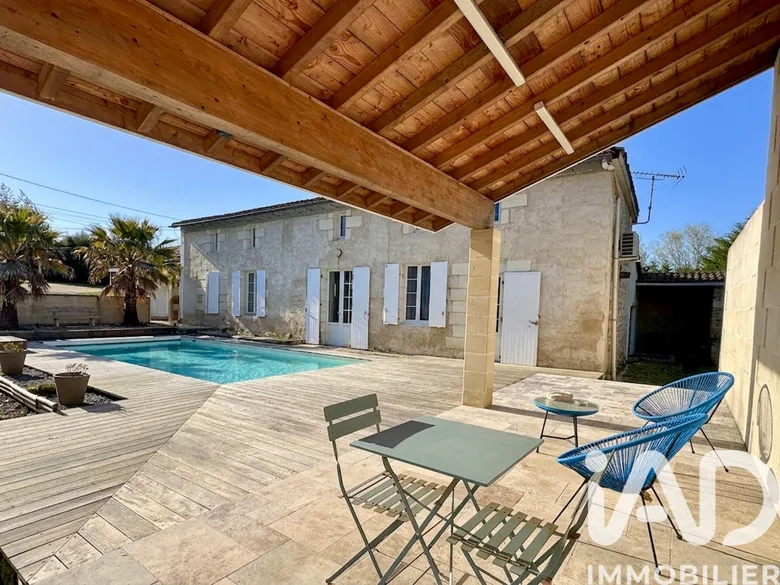 Maison 5 pièces 190 m² · à Saint-Ciers-d'Abzac · 190 m² · 370 000 €