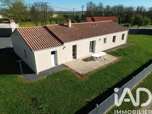 Pavillon à Pas-de-Jeu (79100)