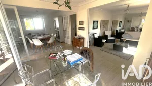 Maison traditionnelle à Villeneuve-le-Roi (94290)