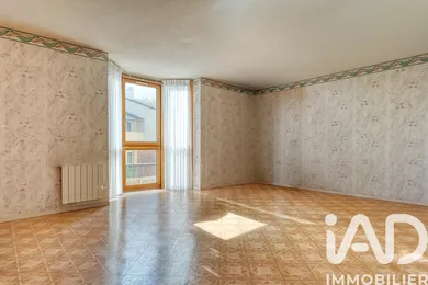 Apartment in Verneuil-sur-Seine (78480)