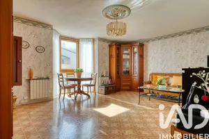 Apartment in Verneuil-sur-Seine (78480)