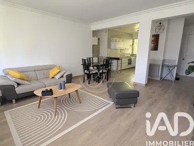 Apartment in Étiolles (91450)