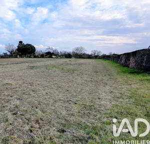 Terrain à bâtir à Beaufort-en-Anjou (49250)
