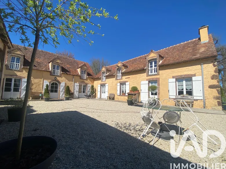 Maison 10 pièces 240 m² · à Senonches · 240 m² · 472 500 €